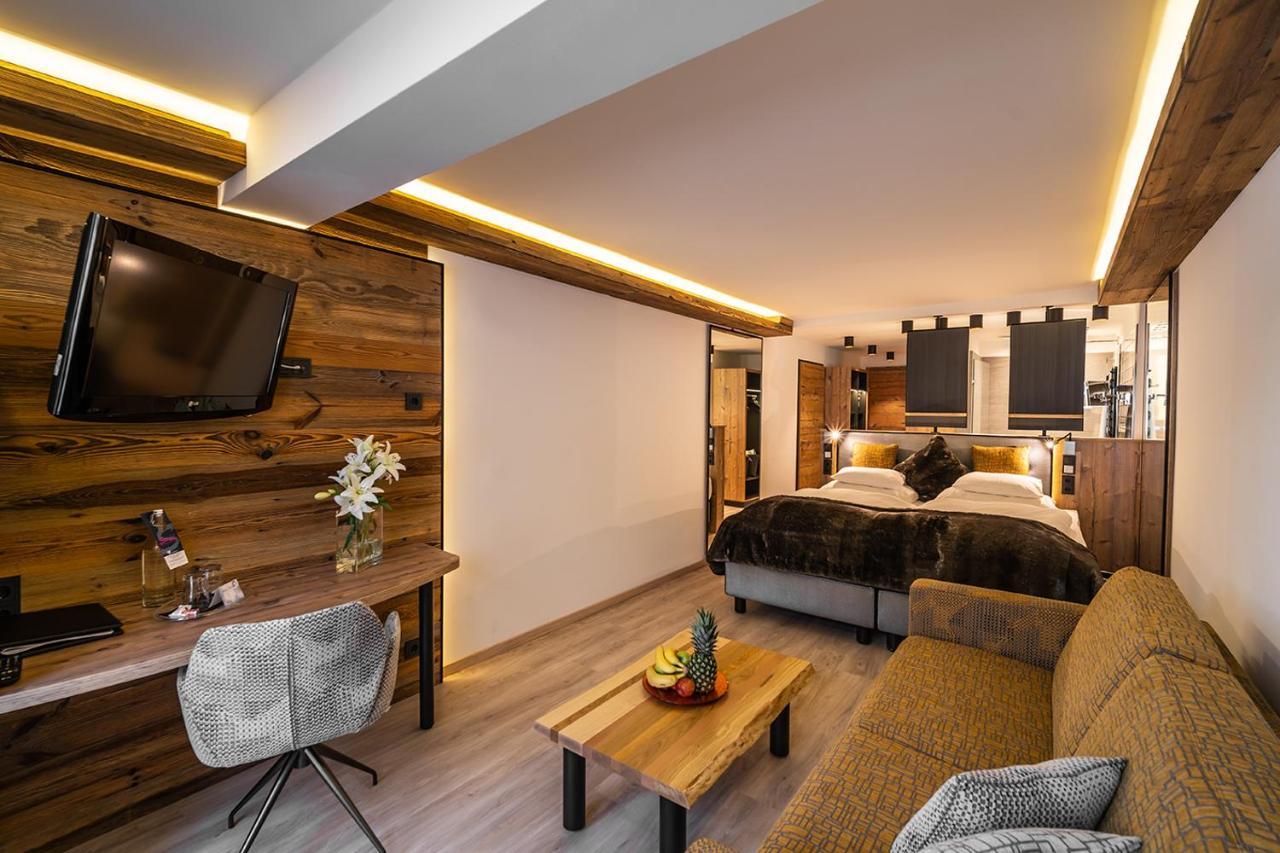 Snowwhite Hotel